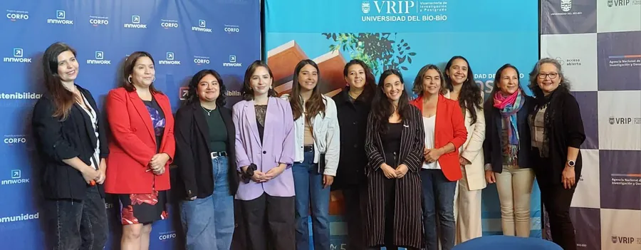 Anita Bareyns reconocida en la ceremonia del 8 de marzo